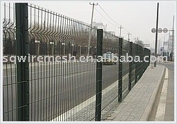 freeway wire mesh fence