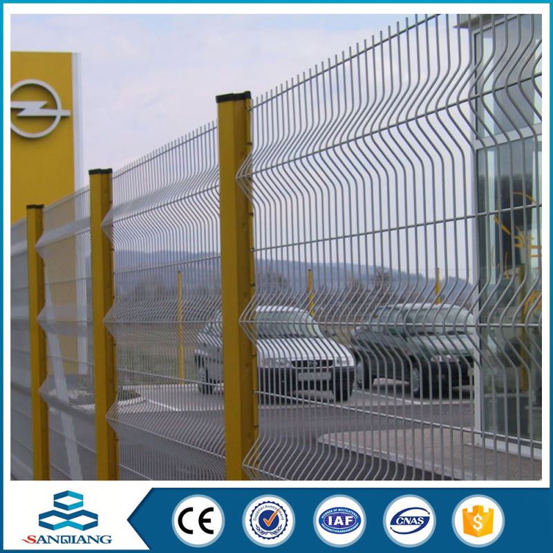 electro galvanized 3d bndingchain link fence machine price